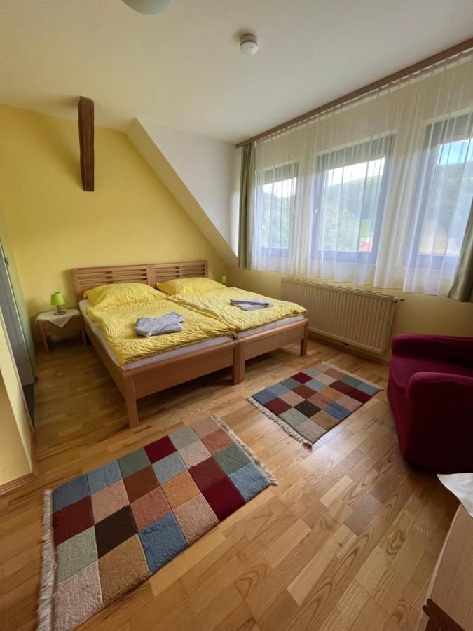 Privatzimmer Familie Pair/Schmoll سبيتال آم سيميرينغ الغرفة الصورة